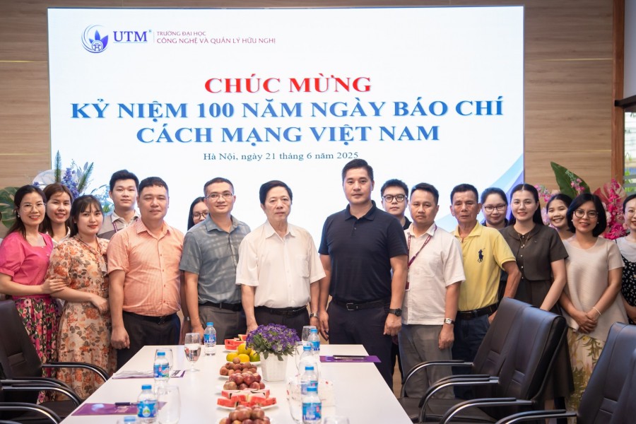 Gặp gỡ và chúc mừng Tạp chí Khoa học Quản lý & Công nghệ nhân kỷ niệm 100 năm Ngày Báo chí Cách mạng Việt Nam