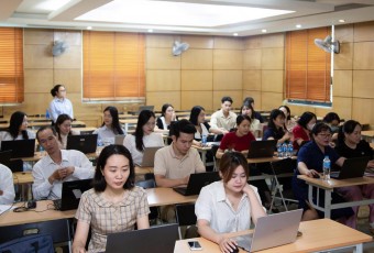 Trường Đại học Công nghệ và Quản lý Hữu Nghị tổ chức tập huấn về ứng dụng AI trong giáo dục cho giảng viên và cán bộ quản lý
