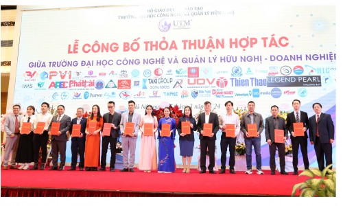 Trường đại học Công nghệ và Quản lý Hữu Nghị tặng LAPTOP, miễn phí ký túc xá cho tân sinh viên