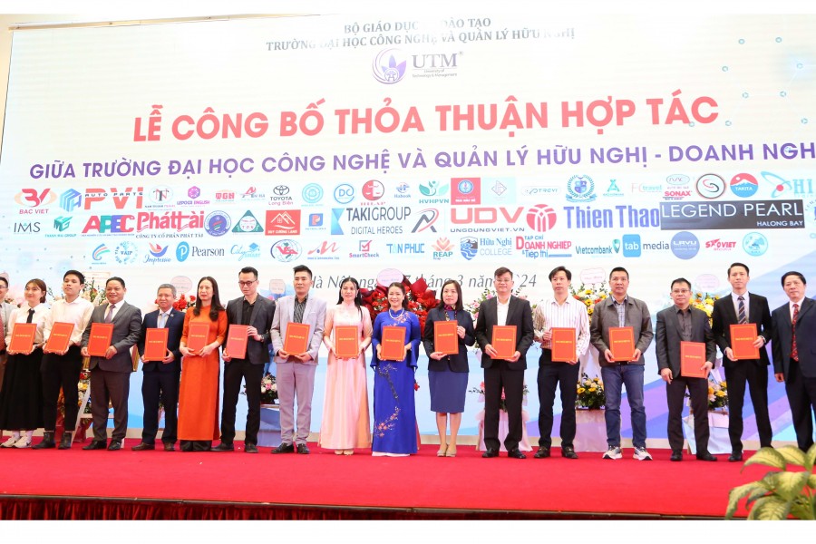 Trường đại học Công nghệ và Quản lý Hữu Nghị tặng LAPTOP, miễn phí ký túc xá cho tân sinh viên