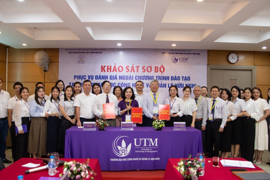Khảo sát sơ bộ phục vụ đánh giá ngoài 10 chương trình đào tạo