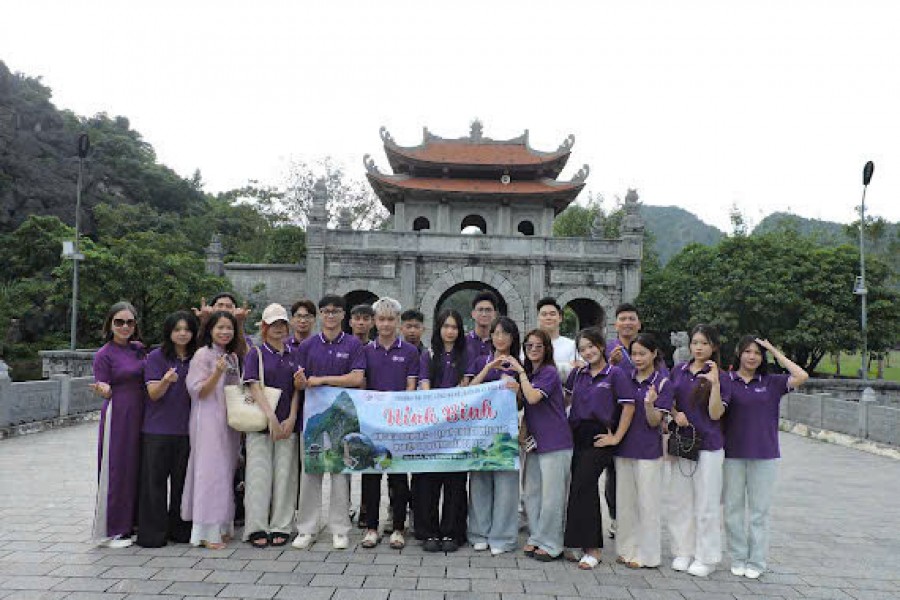 Học từ thực tiễn - Sinh viên Khoa Du Lịch UTM trải nghiệm thực tế tại Ninh Bình